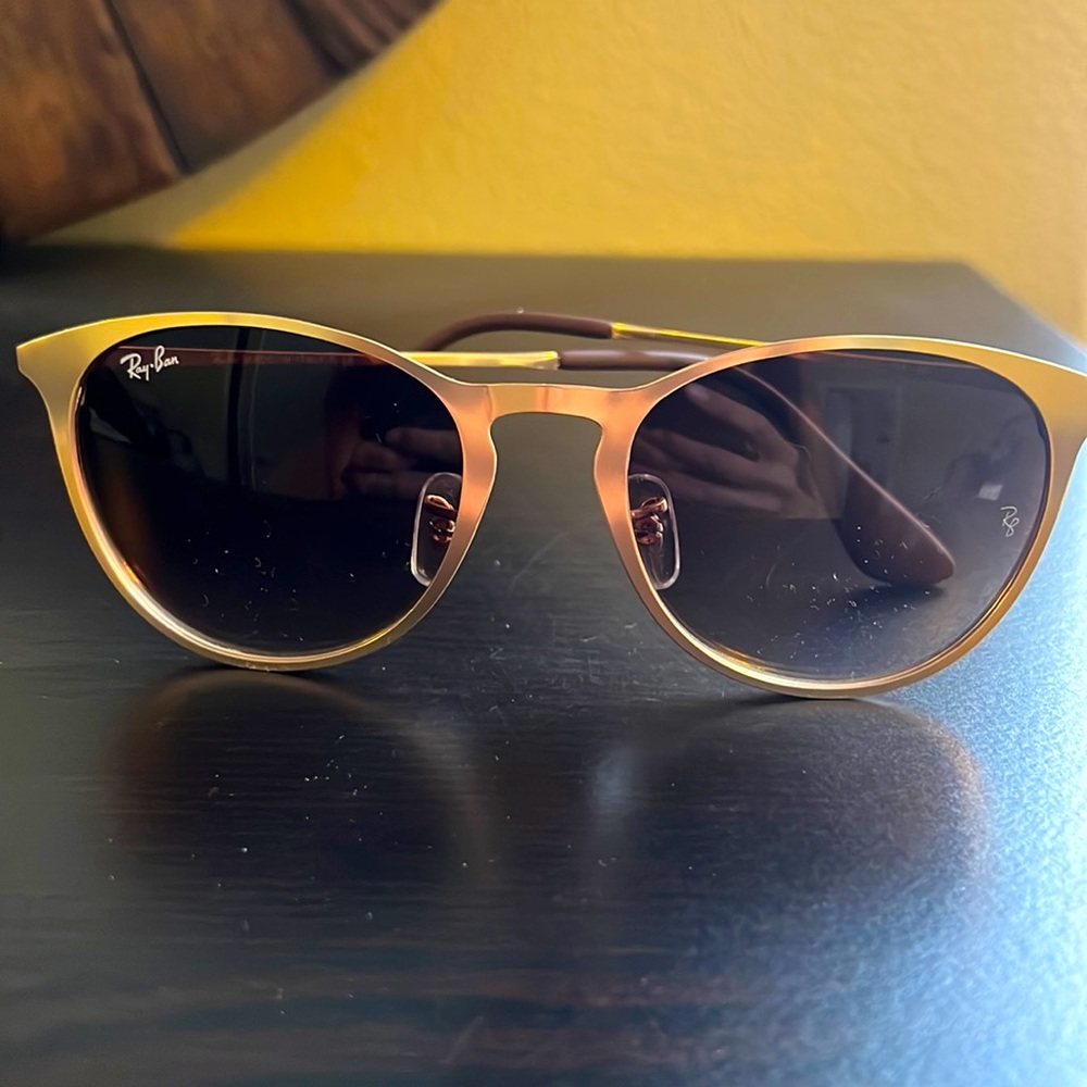 Brand new in box Ray-Ban Erica metal sunglasses in gold.